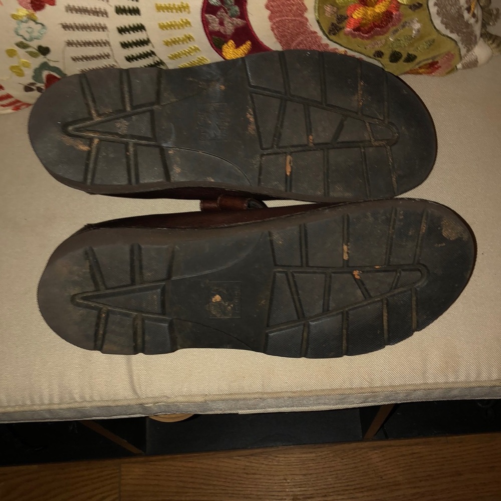 Shoes - Picture 4 of 5